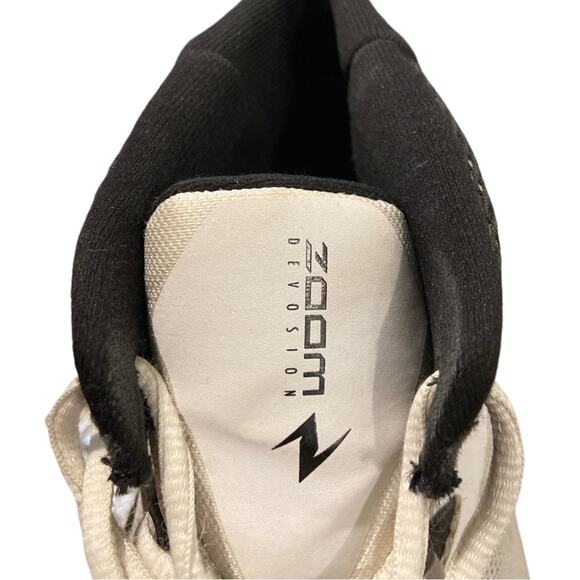 Nike Zoom‎ Devosion White Black Metallic Shoes Men’s 8.5 - Picture 3 of 7